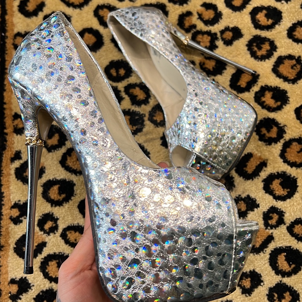 VTG 2000s Metallic Platforms